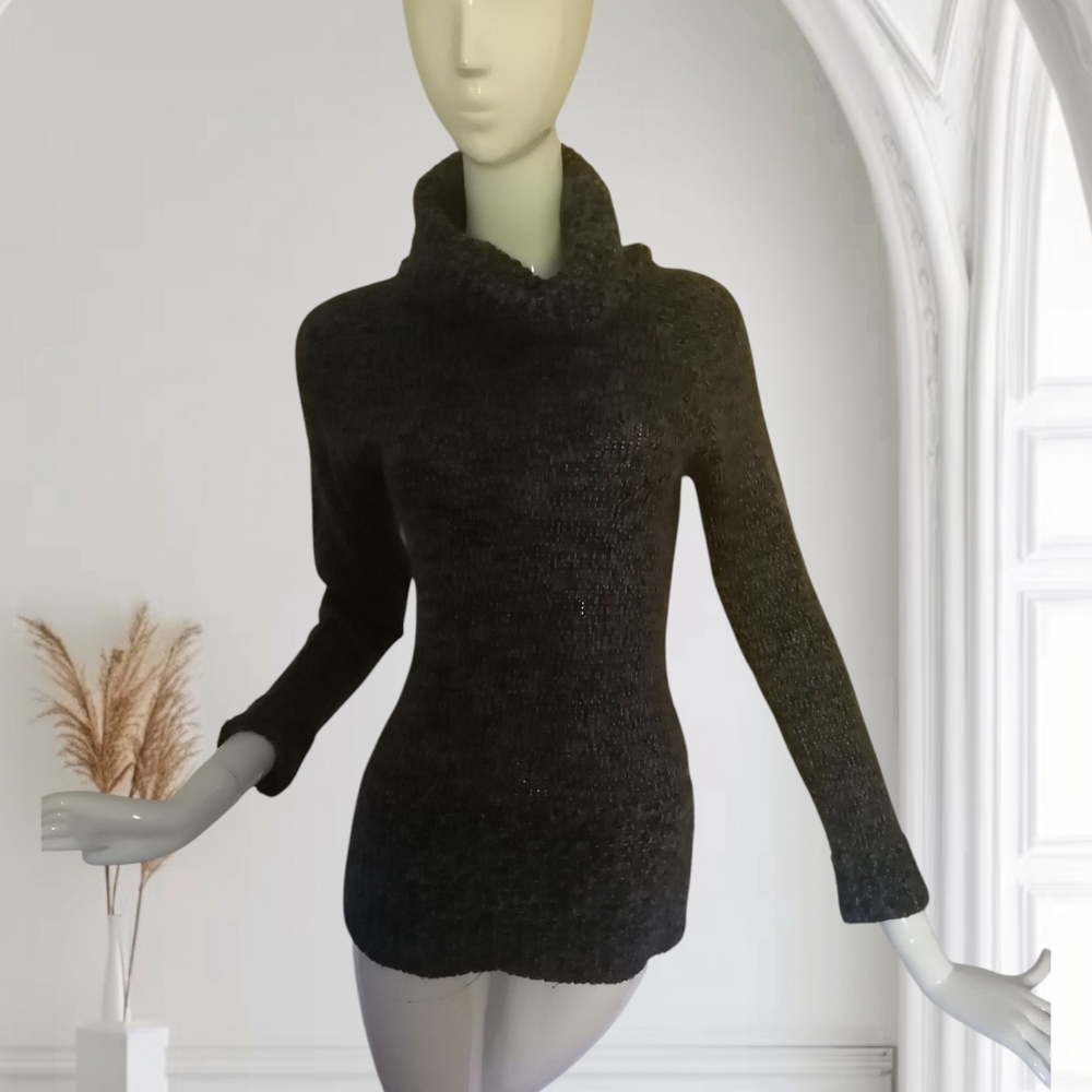 Elegant Axara Paris Turtleneck Sweater